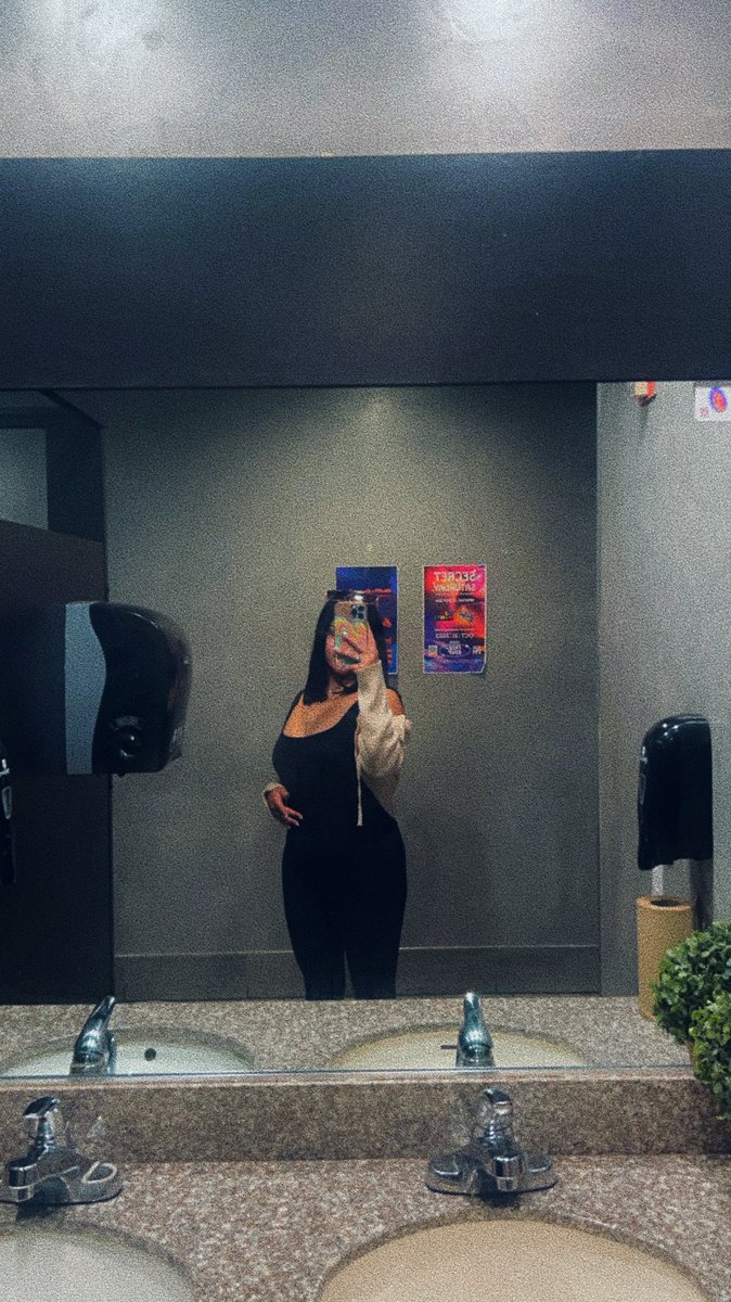 lilbabooshka's tweet photo. 🪩🍹💕 https://t.co/Ndiu6lI6NR