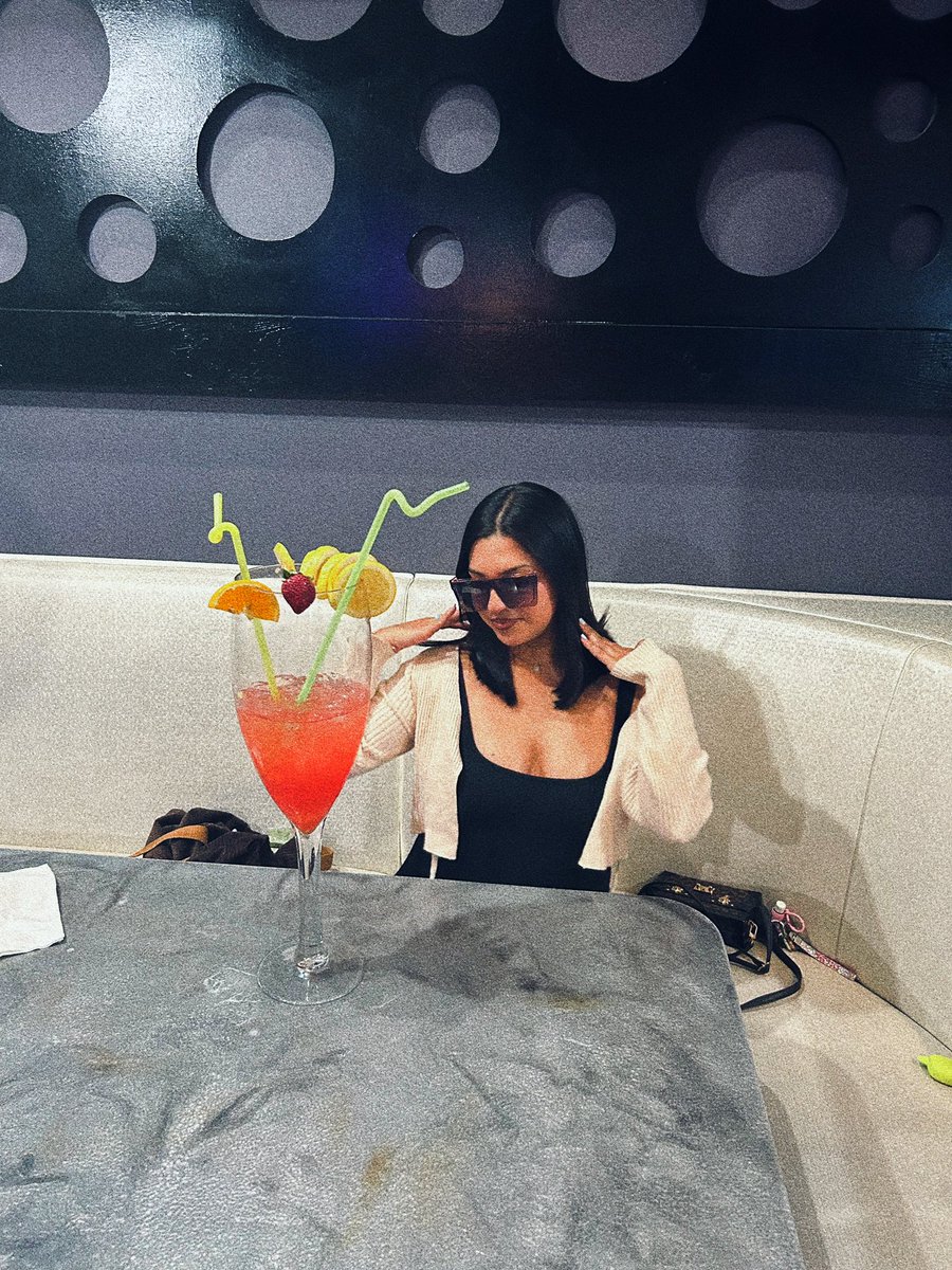 lilbabooshka's tweet photo. 🪩🍹💕 https://t.co/Ndiu6lI6NR