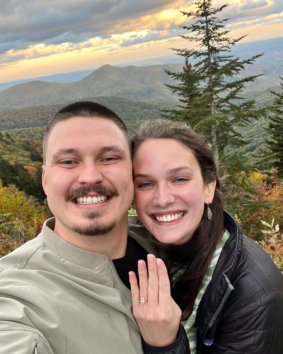 blakemand123's tweet photo. Luckiest guy in the world ❤️ https://t.co/f1LyJY5koq