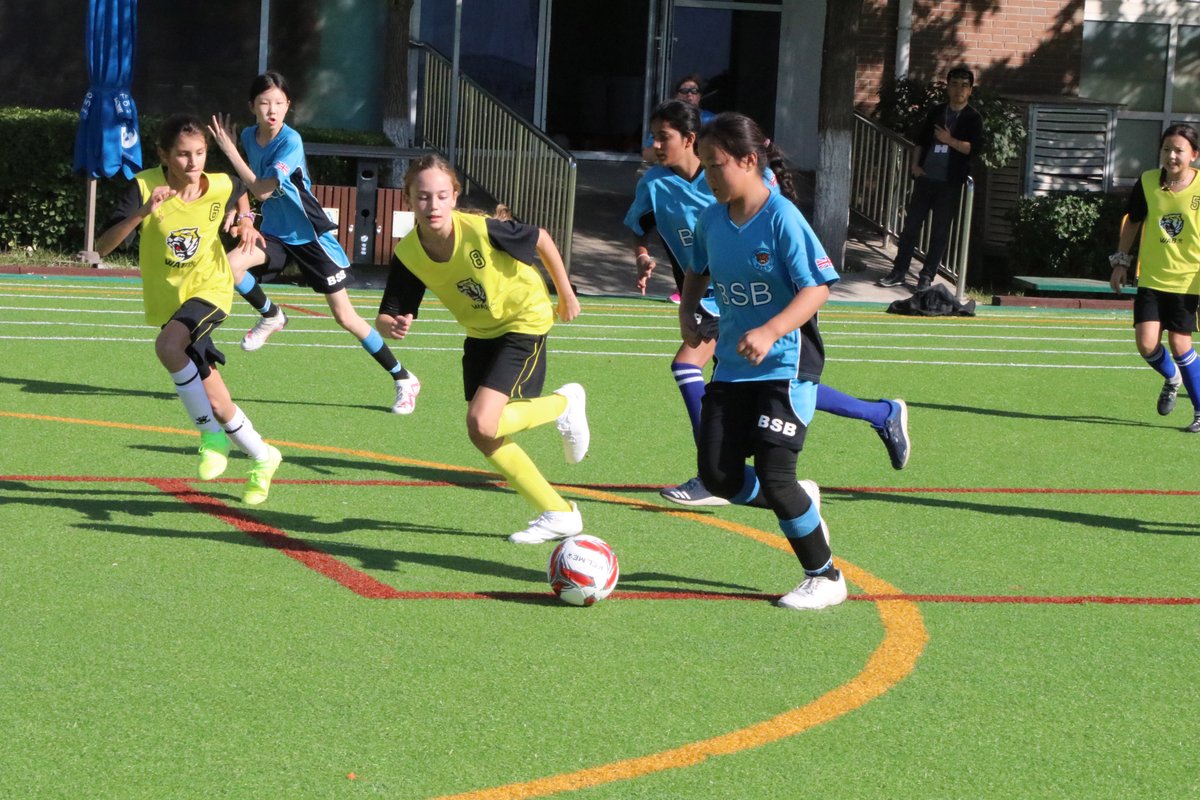 BSB_Shunyi's tweet image. U12 Girls' Friendly Football Quad Tournament was held on Oct 14. 40 girls from 4 teams (2 BSB team, ISB and WAB) participated showing excellent sportsmanship and good teamwork. Congratulations to the BSB Girls who won the match!
#BSBShunyi #NordAngliaEducation #NAEBeAmbitious
