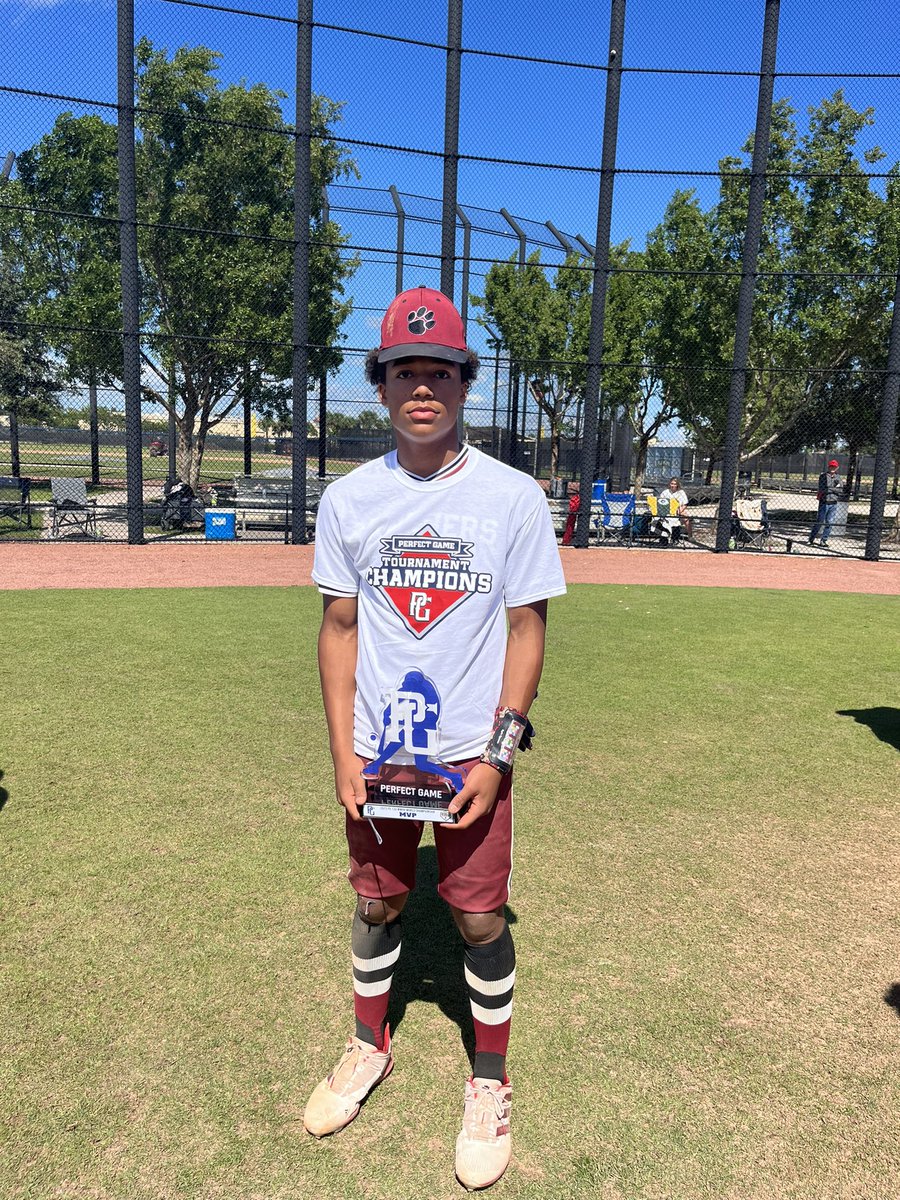 PanthersYouth_'s tweet photo. SCP 13u Marucci finishes off the fall in style 🕶️ winning the WWBA World Championships in West Palm Beach, FL ☀️🌴🌎. 

A record of 26-1🔥.

Congratulations to Khalin “KK” Rodgers on winning MVP🥇. 
 
#SCPDUDES | #BunchOf🐶 https://t.co/IXyxCNb4CG