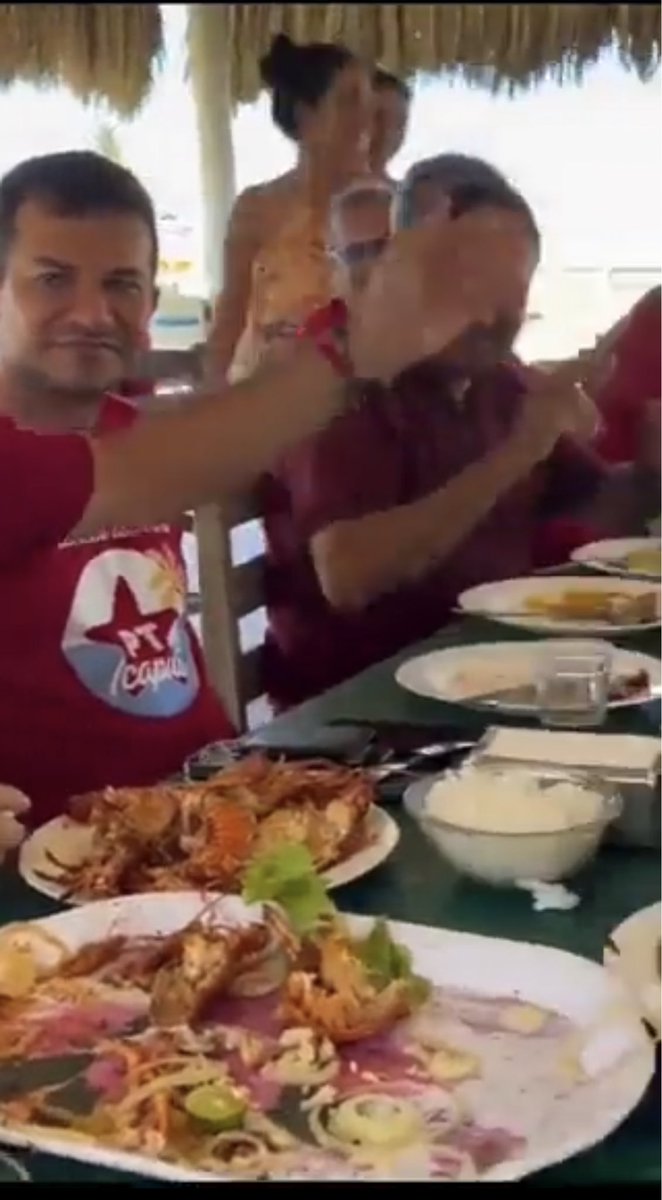 afonsoSII's tweet image. #diariodepernambuco #rntc #opovo # #diariodonordeste #camaradeputados #j10 #em_cm #folha #cnnBrasil #globonews #estadao

ENQUANTO ALUNOS NO #RECIFE COMEM LARVAS 🐛 , PETISTAS SÃO SERVIDOS COM LAGOSTAS 🦞 👇🏻👇🏻