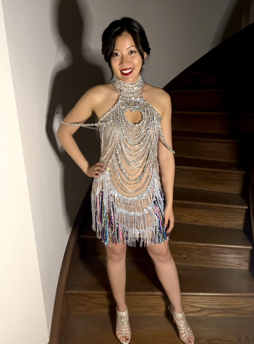 swiftpals's tweet image. the outfit                        the inspo