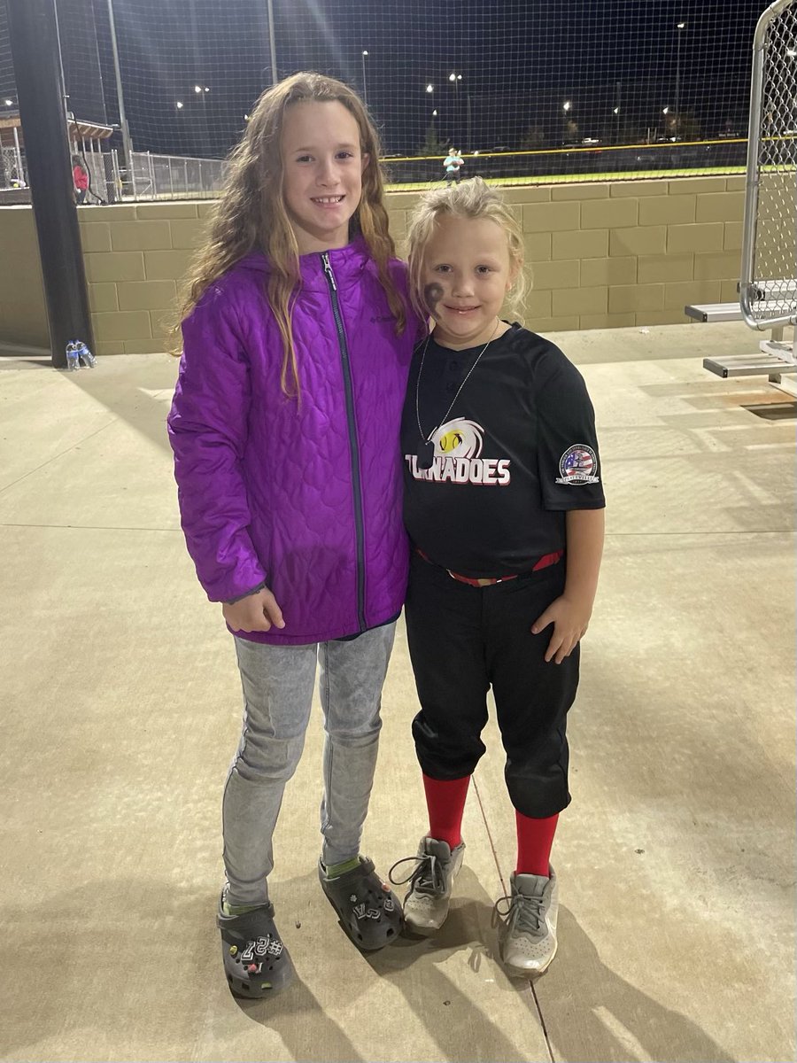 There are older girls I admire, but its weird someone looks up to me. This is Ellie, a 2nd grader at school. We met talking about softball. She asked me to watch her play 8U so I did. She was smiling the whole time. Relationships & memories❤️🥎 #softballgirls #supportoneanother