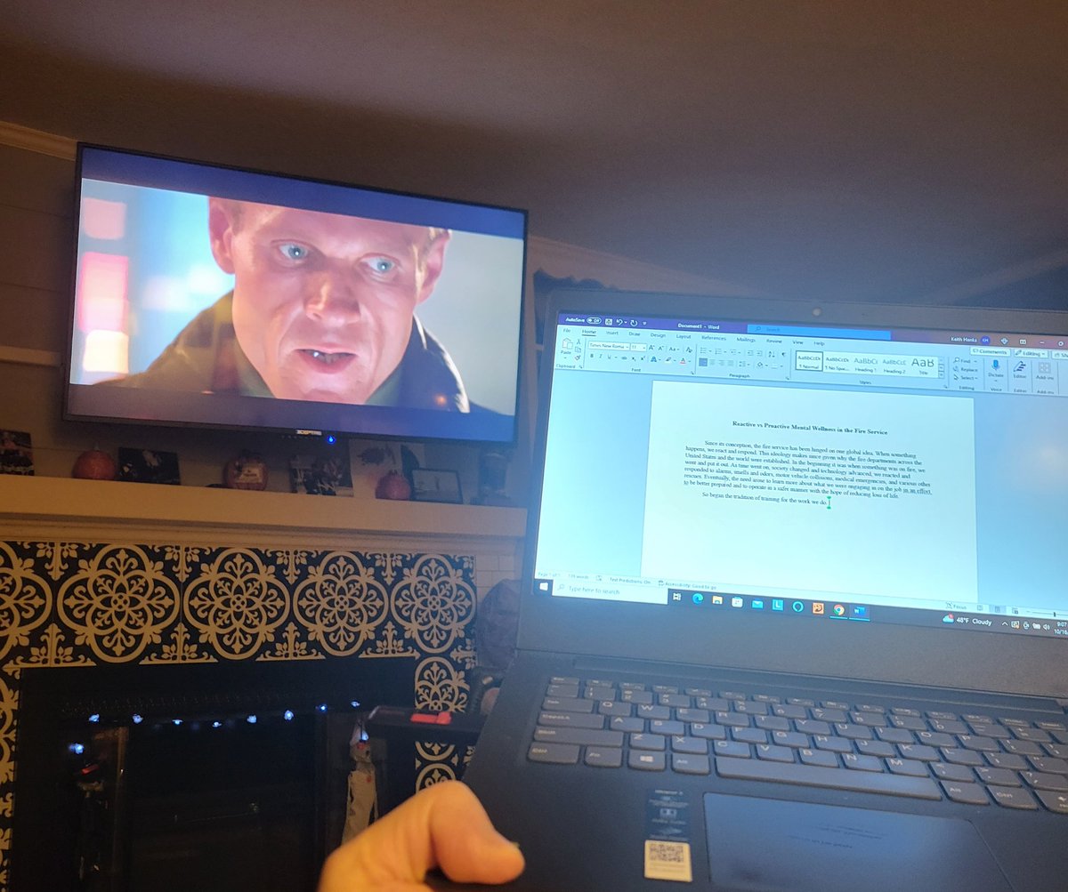 Little one in bed ✅️
Wife at work ✅️
Die Hard 2 on the tube ✅️
Cup of tea ✅️
Working on my next article for submission ✅️

#gratitudeattitude 
#writerslife 
#traumaticstrength 
#firstresponder