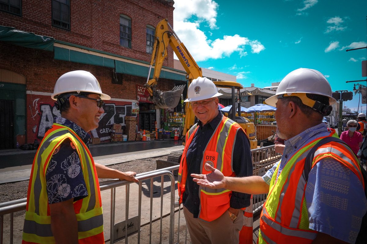 Last week, Mayor Rick Blangiardi came to check out the construction progress of the Kekaulike Mall renovation project! Mayor met with project managers, members of the community, and of course, DTS staff to hear of the good work that is coming along to make Kekaulike Mall...