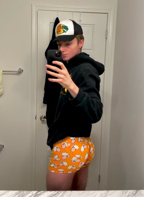Thought I’d show the back too https://t.co/kaCcLDfSbE