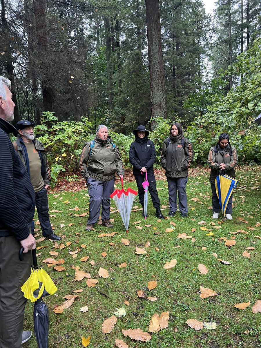 _BarbaraMartin's tweet image. To understand our land we have to go deeply inside the forest and listen with our mind and our heart history, stories, legends and Indigenous ways of living. Gratitude to Talaysay cultural ambassador guides.  
We are all interconnected
#CAISNLC 
@CAIS_Schools 
@the_write_anand