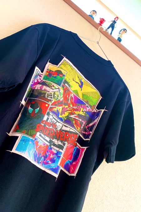 スパイダーバースのHappyくじを買ったら、B賞のTシャツが当たった!嬉しい! フリーサイズってすごく大きいんだね。部屋着にしよう。
