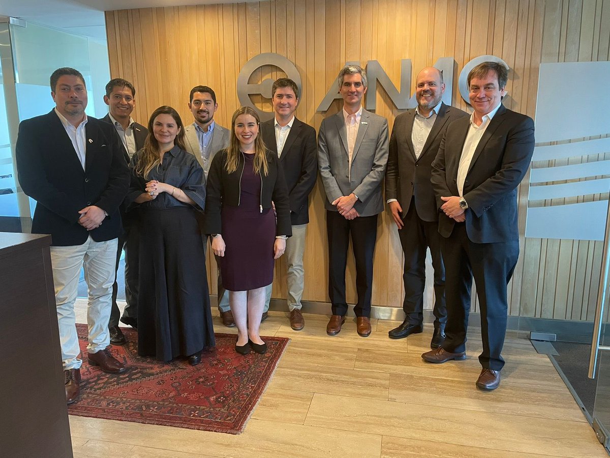Anpact's tweet photo. Reunión de Trabajo de #ANPACT @melizaldel @Virginia_Olalde @MiguelOgazon con #DiegoMendoza Secretario General #DanielNunes Gerente de Operaciones y #GustavoHunter Jefe Depto Movilidad Sostenible #ANAC Asociación Nacional Automotriz de Chile 🇨🇱 que representa a los importadores de vehículos en el País.
#RenovaciónVehicular #MedioAmbiente #ComercioExterior