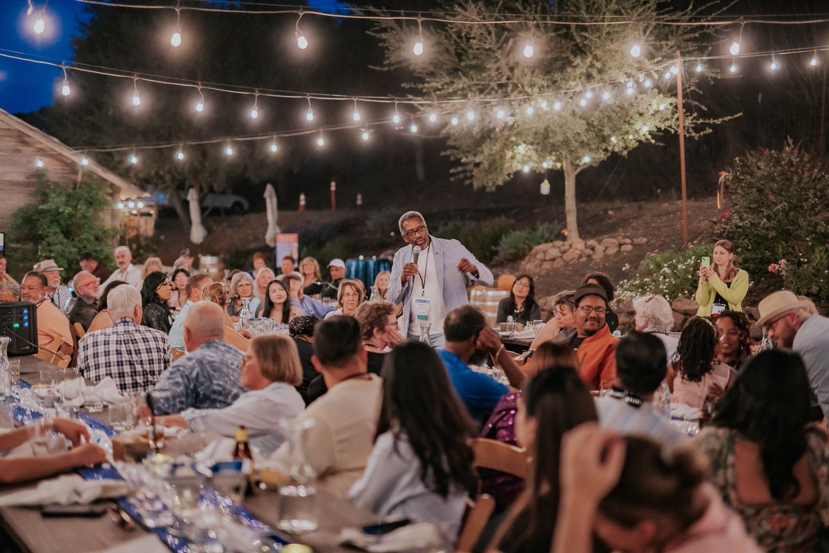 I'm always thrilled to support SOS Meals on Wheels but I was honored and humbled to have been recognized for my service to this wonderful organization, older adults and the community of Alameda County. My thanks to you, my friends
#sosmealsonwheels