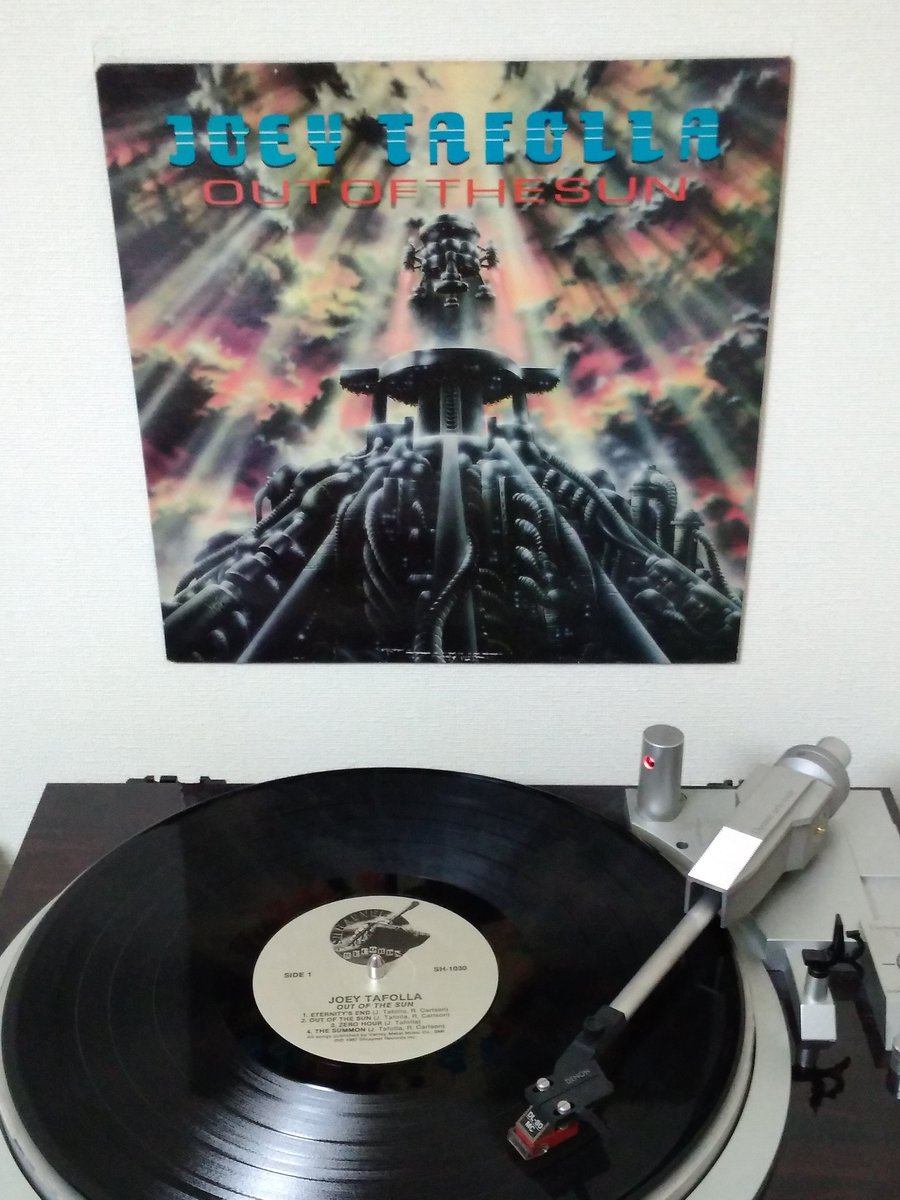 trhmnkn691's tweet photo. Joey Tafolla - Out of the Sun (1987)
#nowspinning #NowPlaying️ #vinylrecords #アナログレコード
#vinylcommunity #vinylcollection #recordcollection
#rock #instrumentalrock #neoclassicalmetal
#joeytafolla #jagpanzer #paulgilbert #tonymacalpine #mikevarney https://t.co/rk6mojSMG7
