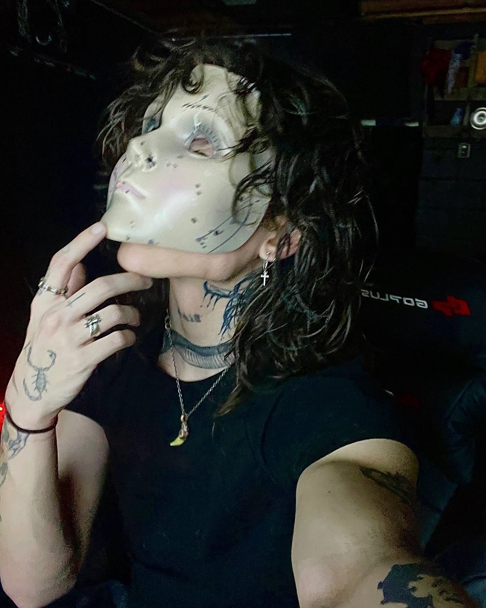 jordannpowell1's tweet photo. hey (i wanna be in ur guts rn) https://t.co/i8ioOkZWVg
