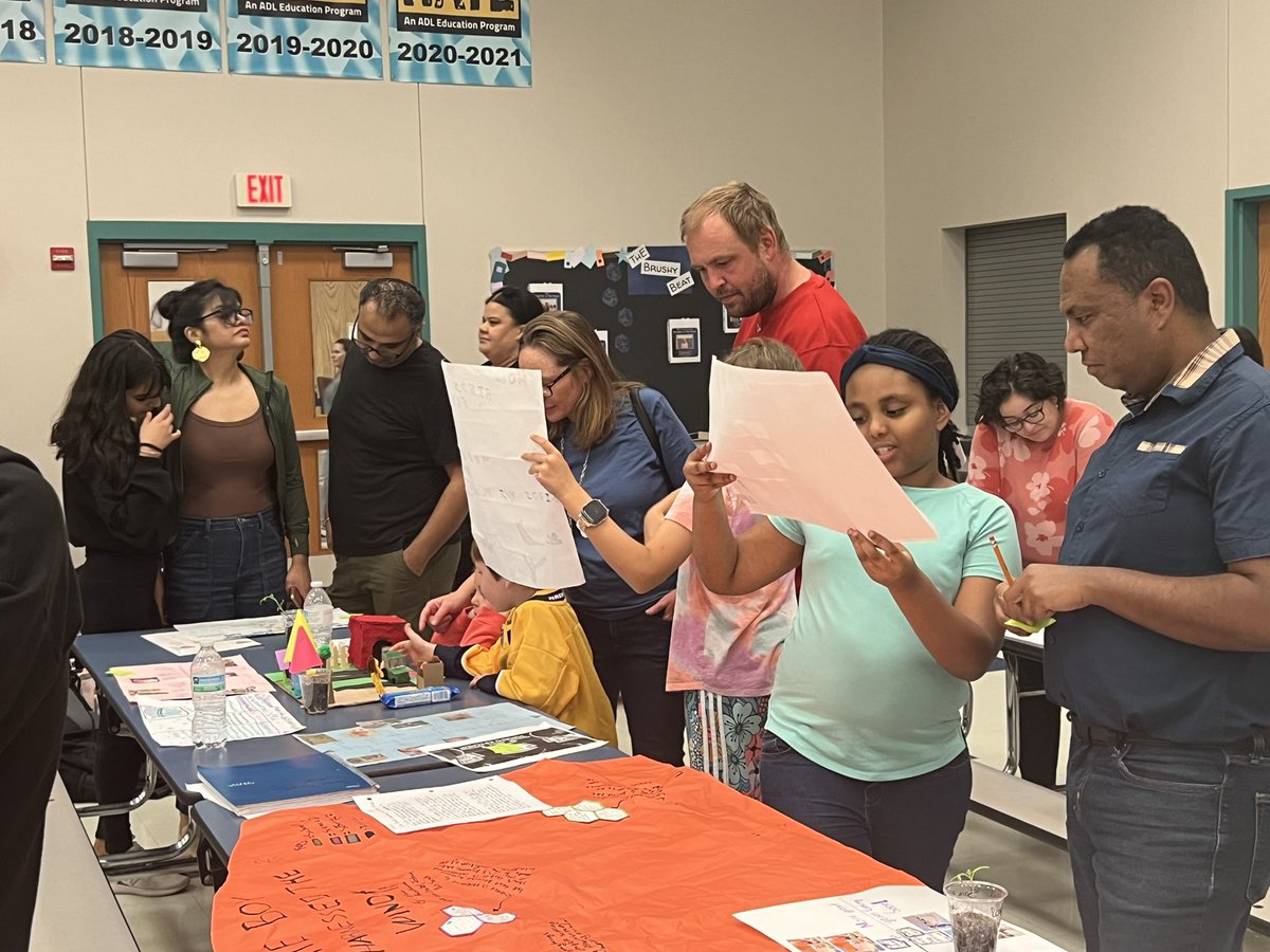 CrestinaHardie's tweet photo. Tonight @runningbrushyms 6th & 7th grade Inquiry Academy students showcased their work in a #CelebrationOfLearning 📝 This is deeper learning at its best where students are empowered to process, ask questions, be creative and show pride in what they accomplish. #NoPlaceLikeLISD https://t.co/hvxQ7JisJo