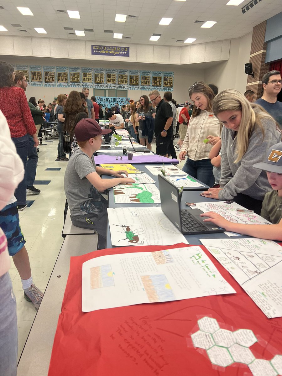 CrestinaHardie's tweet photo. Tonight @runningbrushyms 6th & 7th grade Inquiry Academy students showcased their work in a #CelebrationOfLearning 📝 This is deeper learning at its best where students are empowered to process, ask questions, be creative and show pride in what they accomplish. #NoPlaceLikeLISD https://t.co/hvxQ7JisJo
