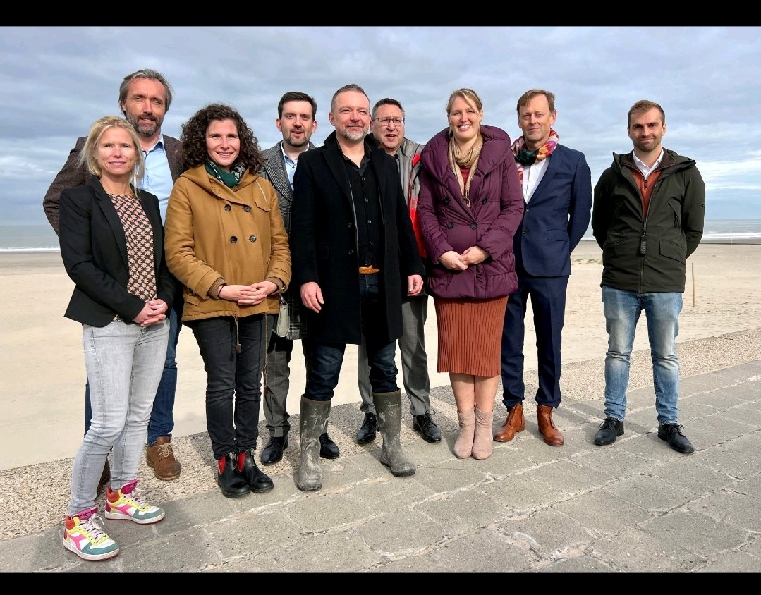 AlexiaSemeraro's tweet image. So proud, after 6 years of working together. PROJECT #COASTBUSTERS see the final report here: blauwecluster.be/coastbusters Partners:
#DEME #JanDeNul #Sioen #VLIZ And #ILVO on #NbS #Coastal defence and #Ecosystem based approach