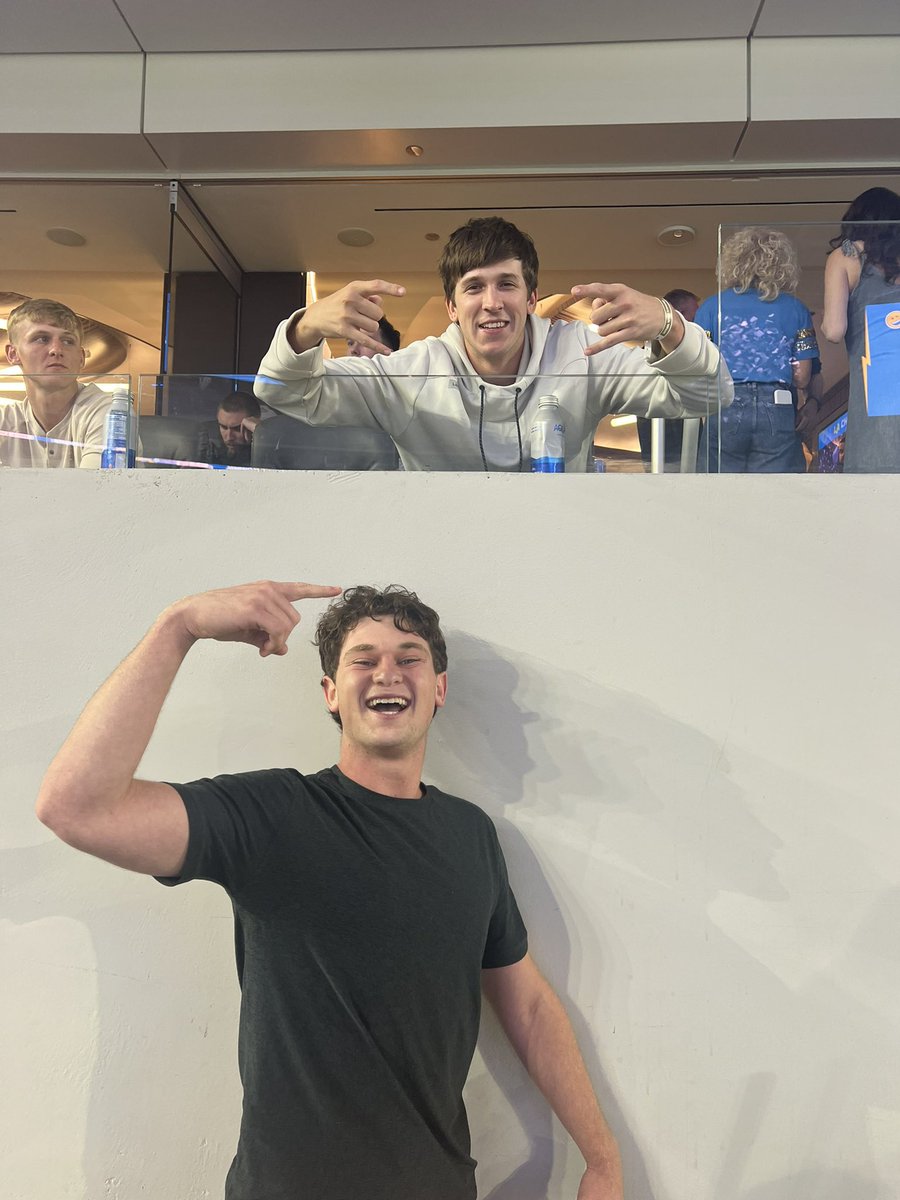 manwithdaplan19's tweet image. BEST DAY OF MY LIFE. MY GOAT. NICEST DUDE ON THE PLANET. @austinreavs thank you for everything. THANK YOU FOR EVERYTHING AR. LOVE YOU MAN.