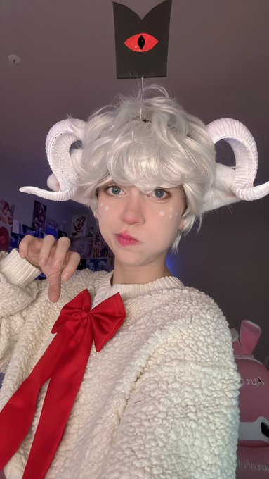 Streaming Halloween Day 16 ❤️ https://t.co/LDq96MoQLS https://t.co/ca5MPXZ6pt