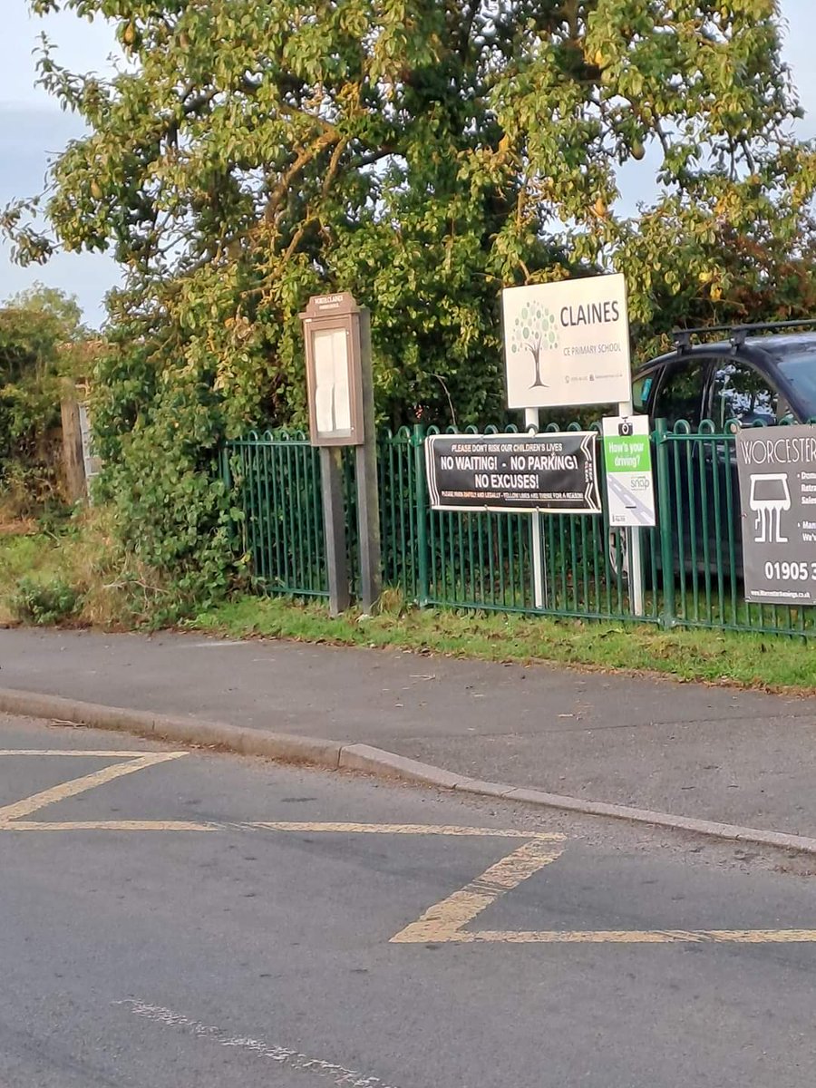 Claines Primary today for parking and driving at a suitable speed around the school area. #KeepingChildrenSafe #westmerciapolice #schoolparking