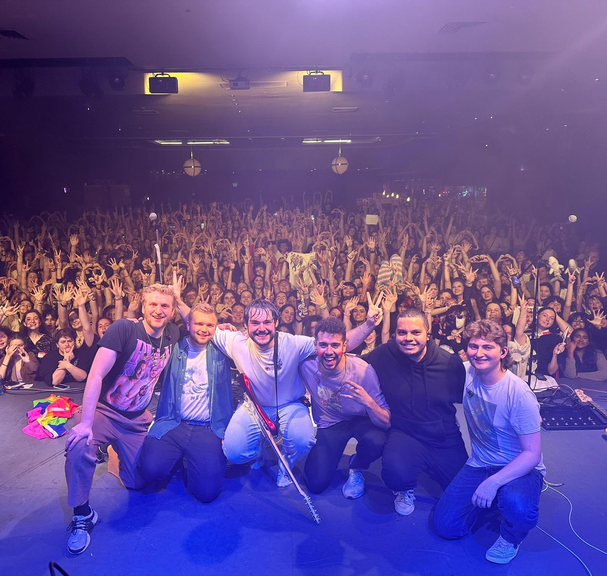 JamesMarriottYT's tweet photo. Quite frankly too many Australians in this image https://t.co/H07gUkPMcy