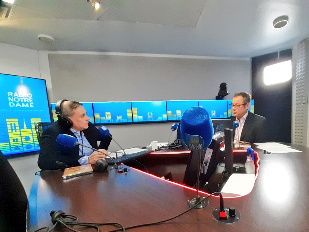 MEvangelisation's tweet image. Passage de @fxenquete sur @radionotredame avec @LouisDaufresne pour son livre 
 "Le phénomène des prières de guérison – Enquête à Saint-Nicolas-des-Champs"
@ArtegeEdition .
#prieres #prièresdesmalades