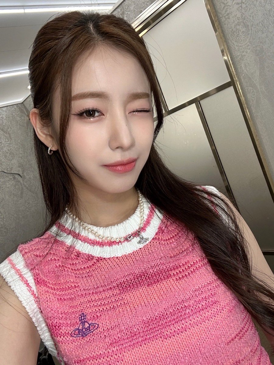 WOOAH_HM's tweet photo. [#우연]
반묶음 오랜만✨🎀

#wooah #우아 #WOOYEON https://t.co/hisYiVrYd7