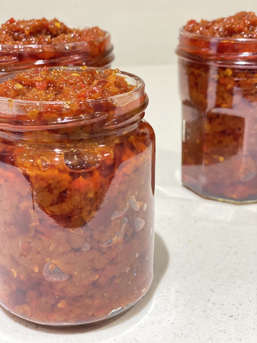 LilianHiw's tweet photo. Making Chilli Sambal to hug some grilled king prawns for a private luncheon
https://t.co/nQTJHLB3d3
#PrivateChef
#chillies
#kingprawns
#Asianfood
#BespokeMenu
#personalchef
#DinnerParty #CookInYourKitchen #PrivateParty
#cocktails
#lilianskitchen
#lilianhiw
#BuryStEdmunds https://t.co/YwhTxJdI5Y