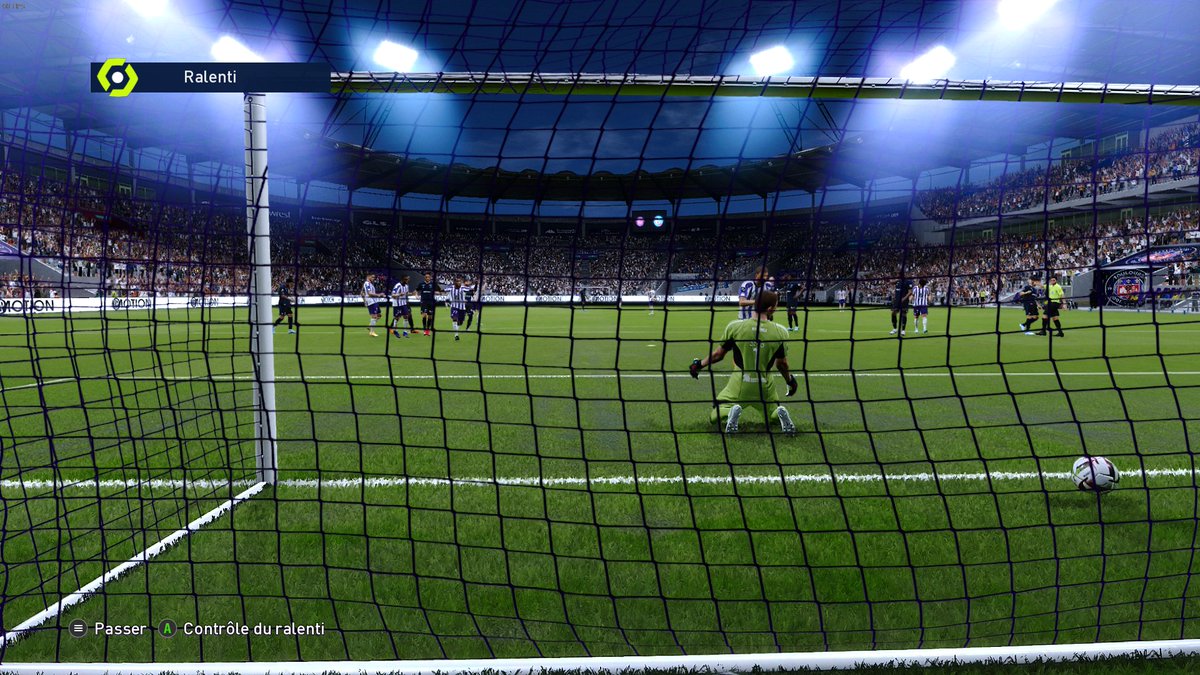 Raphpes's tweet image. Voilà quelques screen en jeu avec les patchs ! Certains stades rendent mieux que d'autres ! #pes2024 #efootball2024 #raphpes