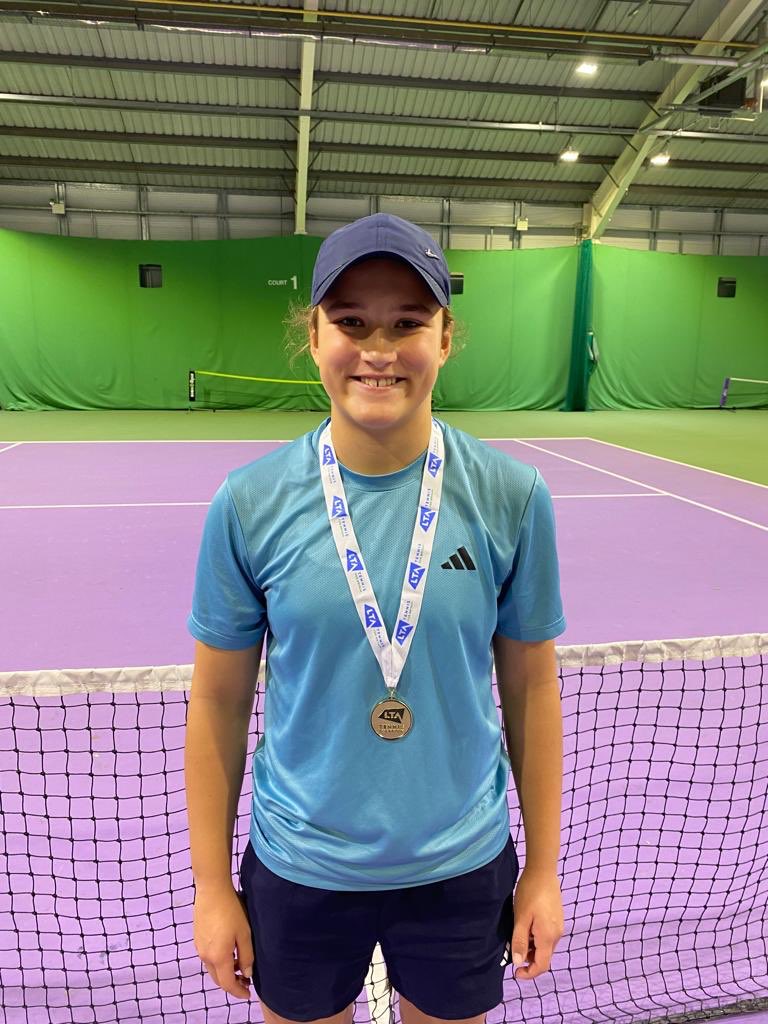 Grade 3 win in Leicester for Evie pate last weekend. Well done Evie.