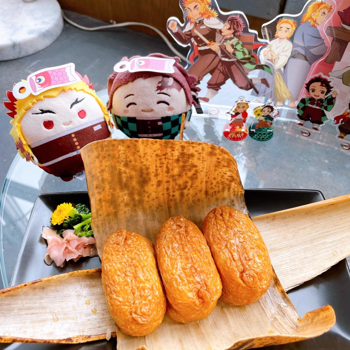 あの日なに食ったっけと思って写真見返したら、カフェでぎゅーたろーのいなり寿司も食ってましたね 家ランチョンに気が狂ってパフェを3つも食うな 