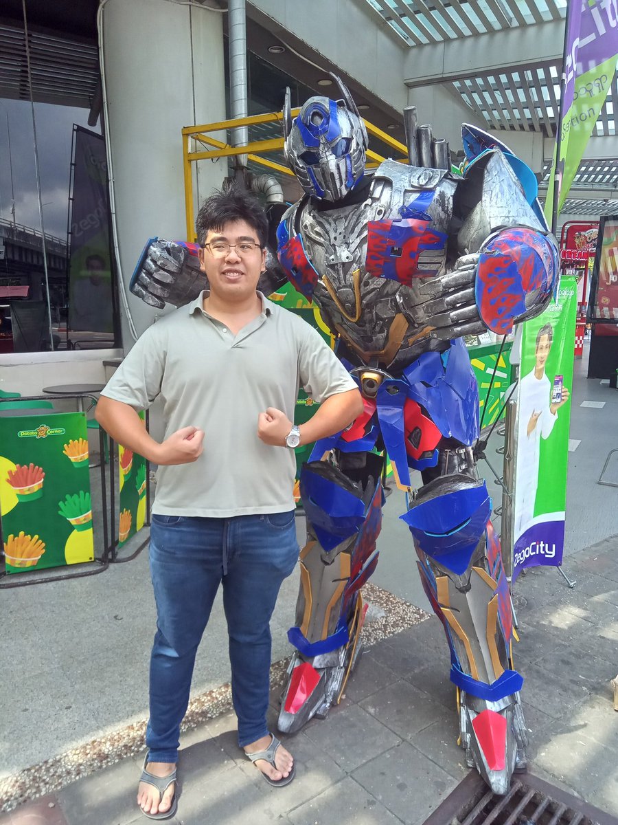 ronan68977484's tweet image. I AM #OptimusPrime aka #petercullen MEGA COOL COSPLAY