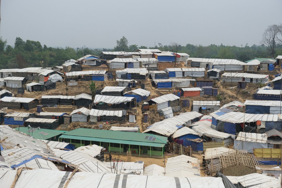NRC_Egeland's tweet photo. In a world of wars we must not forget Rohingya refugees in Cox’s Bazar
6+ years on their hopelessness, insecurity &amp; deprivation is worsening, with increased levels of violence in camps, no access to work, total dependence on aid. Food rations have been severely cut.
#WithRohingya https://t.co/gvolGwfMiv