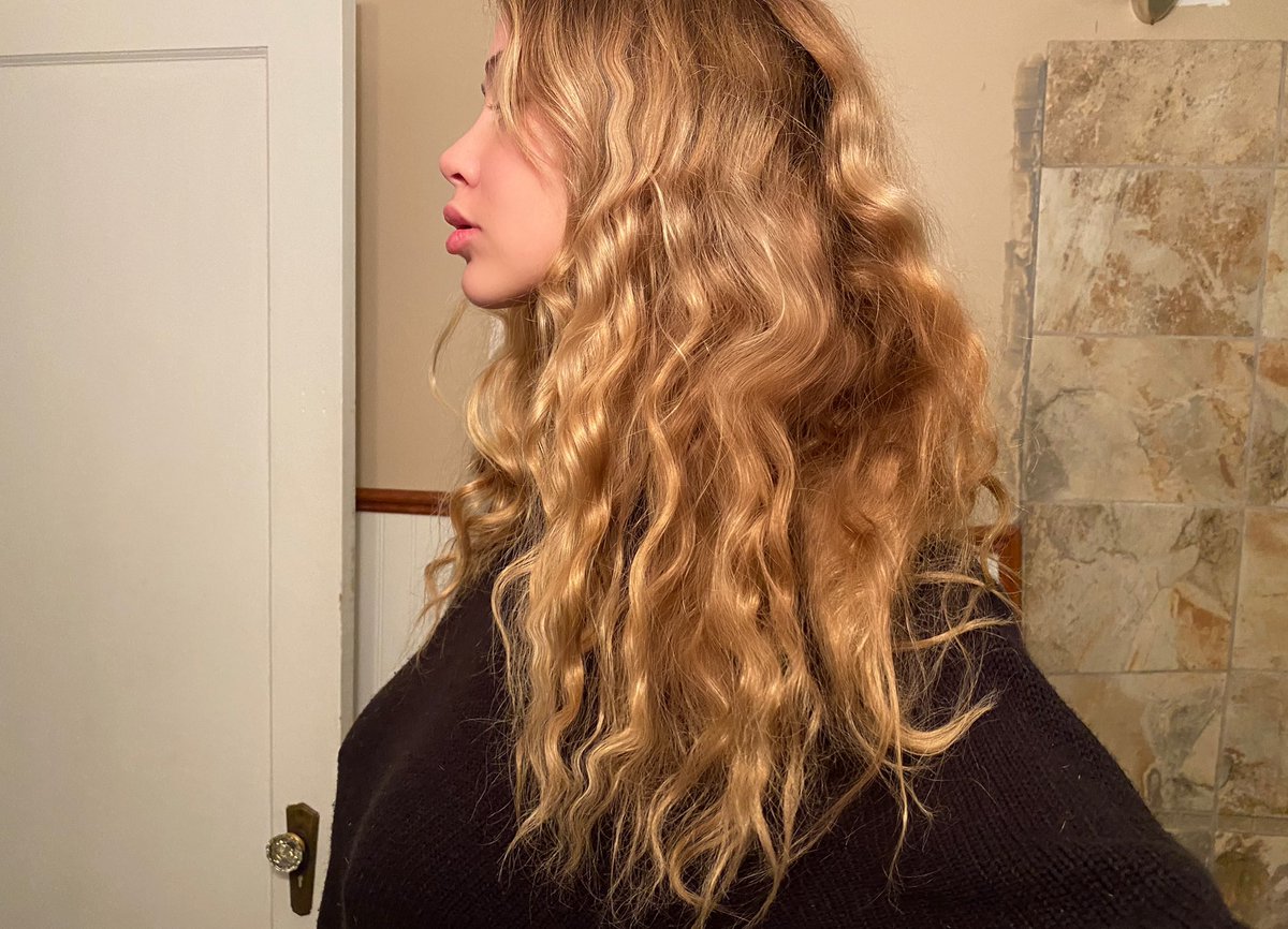 imissthemoonn's tweet photo. mes cheveux naturels https://t.co/oxgHwI2MxP