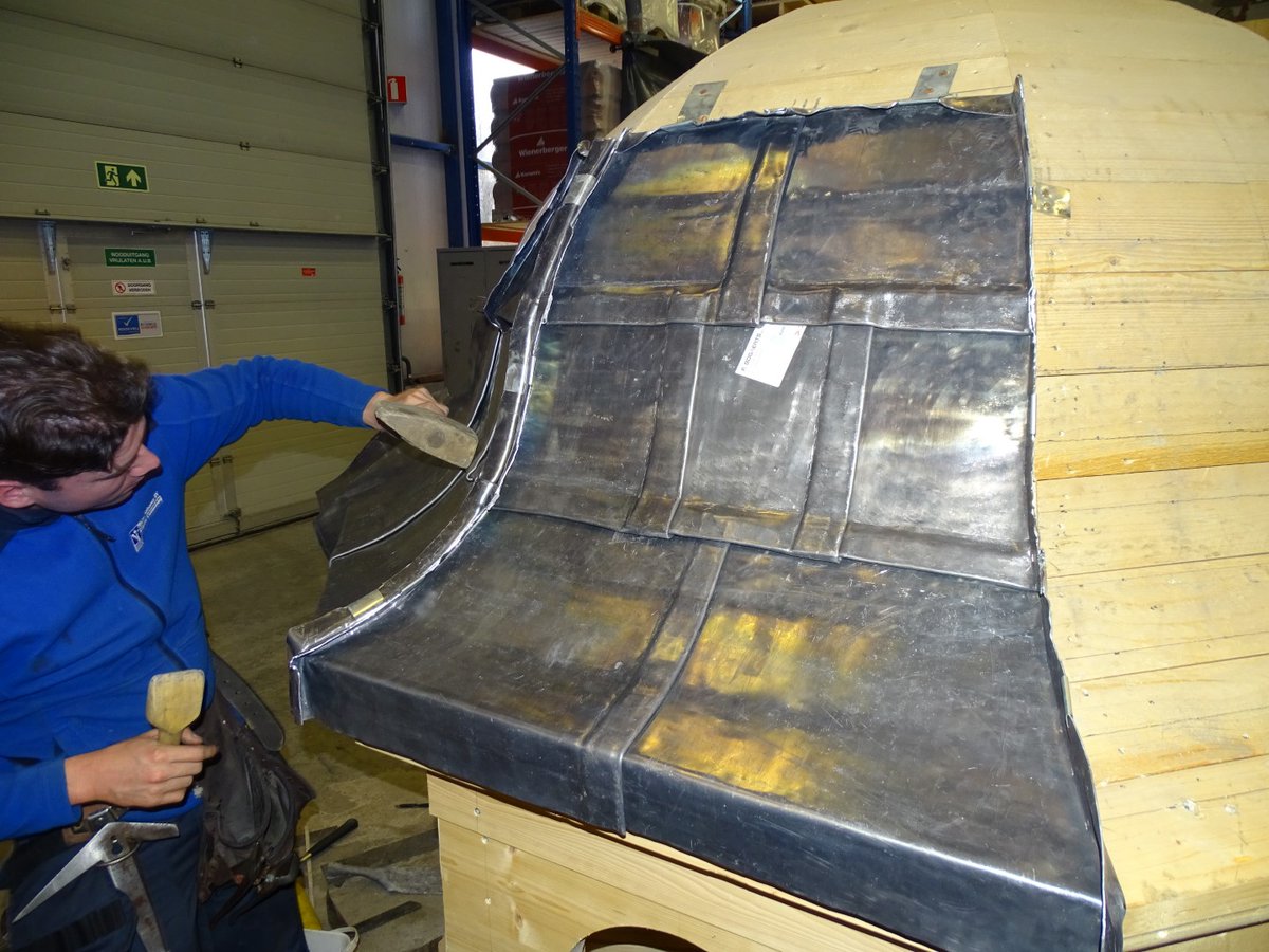 Grijp jij de kans om je in te schrijven voor de opleiding Restauratie Leidekker &amp; Loodgieter? De opleiding start eind november 2023. Je doet heel wat theoriekennis op en gaat stevig aan de slag om technieken te oefenen. Meer info?inschrijven: erfgoedopleidingen.nl/nce-opleidinge… #erfgoed