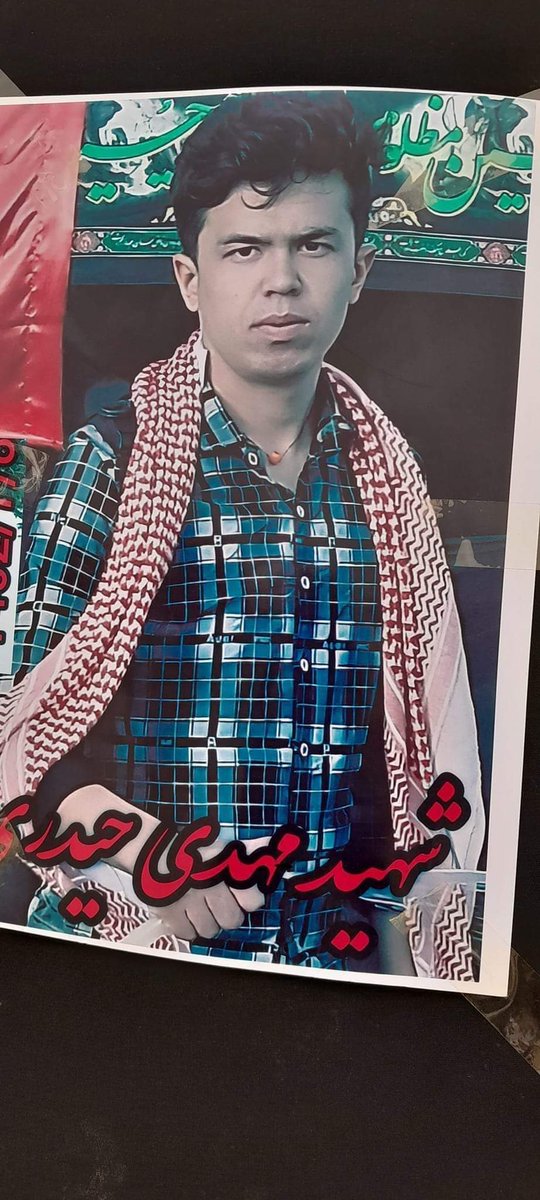 arifrahmanii's tweet photo. "شیر علی حسنی" و" مهدی حیدری" دو جوانی که از بیکاری، فقر، نا امنی- از ولسوالی ارزگان خاص یکی از نا امن ترین مناطق برای انسان هزاره- افغانستان را به هدف رسیدن به اروپا ترک کرده بودند، متاسفانه چند روز پیش به همراه دو جوان دیگر از سبز دره ولسوالی مالستان ولایت غزنی در مرز ترکیه به گونه فجیعی به قتل رسیدند. اجساد این دو جوان با تلاش و پیگیری "جوانان قریه پی��" مربوط ولسوالی ارزگان خاص از ترکیه به افغانستان منتقل گردید و دیروز به خانواده شان‌های سپرده شد. حسنی و حیدری مانند تمام انسان‌های روی زمین حق زندگی و حیات داشتند باید از مواهب و زیبایی های جهان بهره می‌بردند کیست نداند که طالبان این حق را از همگان سلب کرده و ما اینک با یک ملت گرسنه و تحت فشار و شکنجه و در حال فرار رو به رو هستیم. پیداست خلق فجایع از این دست نتیجه فرار و مهاجرت بسیاری از افغانستانی هاست!