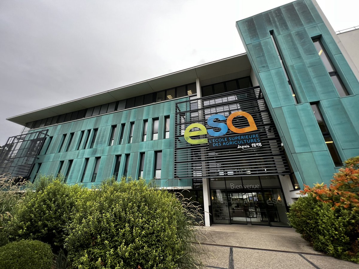 6ans après être sorti étudiant, je reviens 😍😇

Mais cette fois ci en maître d’apprentissage 🤓<a href="/AGRICADRE_ESA/">AGRICADRE_Groupe ESA</a> @Groupe_ESA
