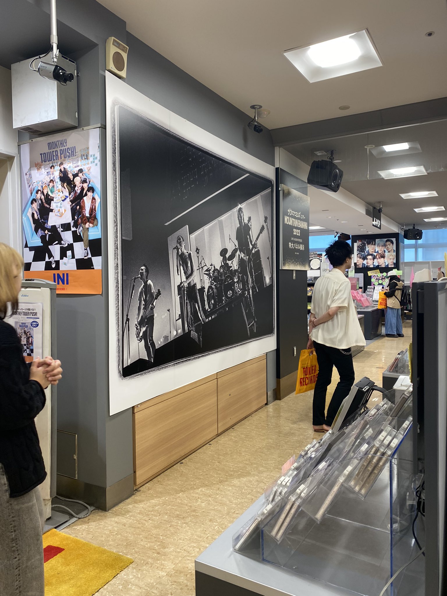 クロマニヨンズ　タワーレコード　特大　ポスター クロマニヨンズタワーレコード特大ポスター