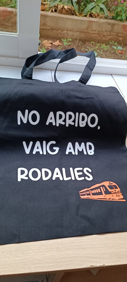 emdicRoger's tweet photo. arribo a la classe i em trobo això 🫶 https://t.co/8CkKoHZPOX
