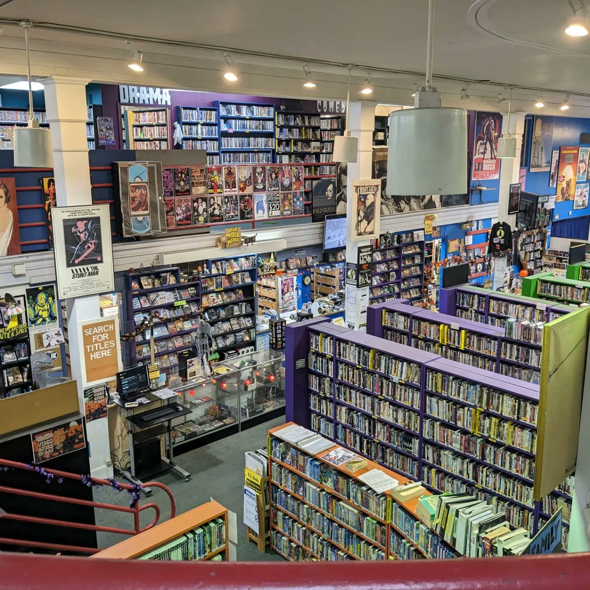 theejollyrogers's tweet photo. This, kids, is a video store. #scarecrowvideo #seattle https://t.co/TSCYIVKmTf