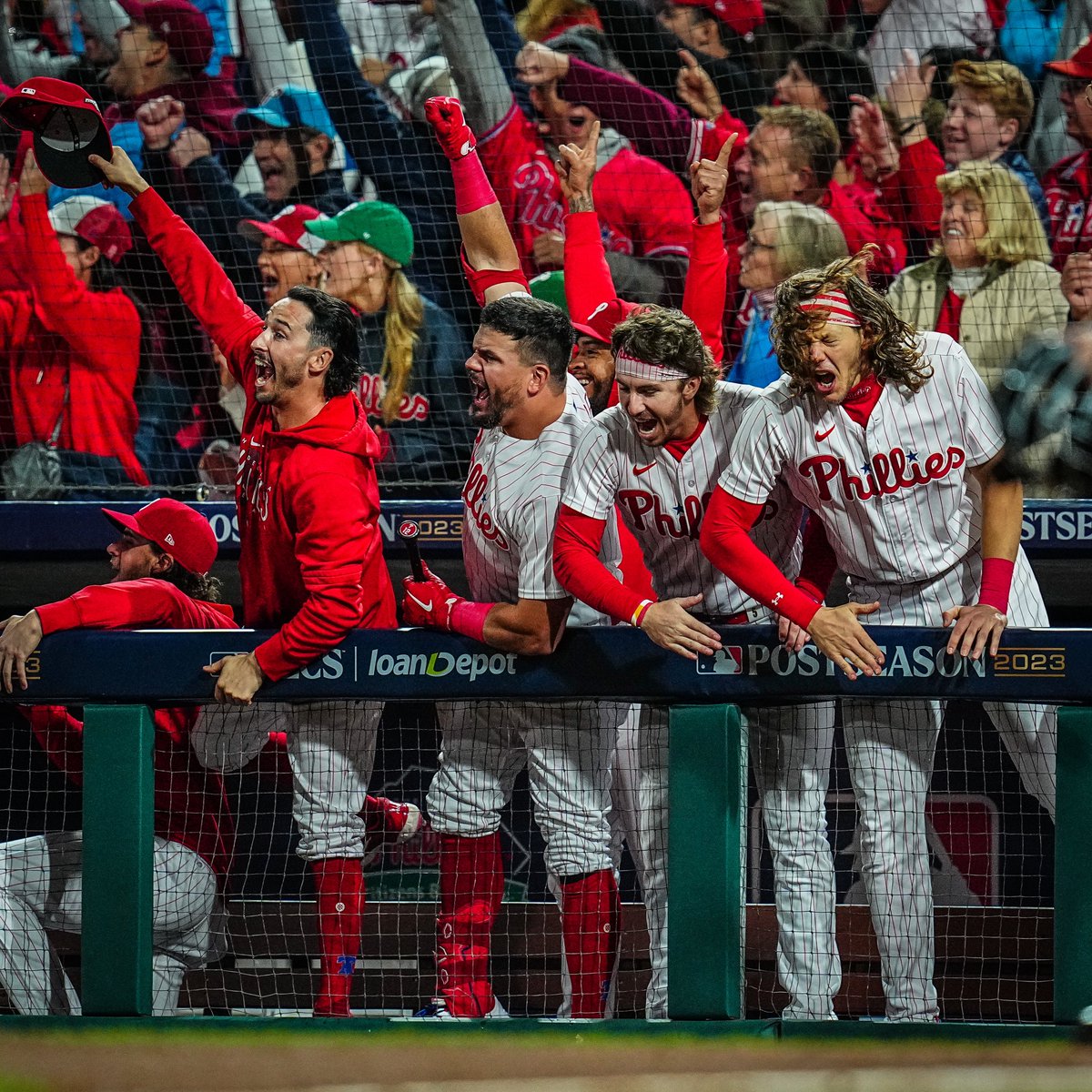 Phillies's tweet photo. CAN WE GET A GO PHILS??? https://t.co/WobQyPtc8b