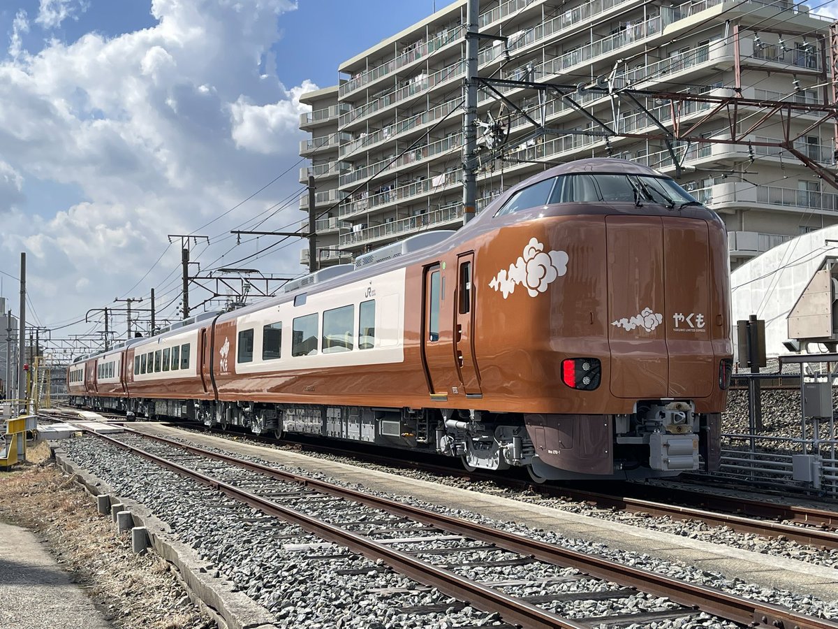 RM_nekopub's tweet photo. 特急「やくも」用新型車両273系が報道公開されました。 https://t.co/Rj7nnd2XaK