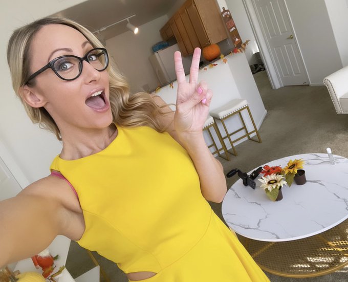 Just a cute Step-Mommy ready for holiday season 😇😉😈💛🥰 https://t.co/spVbp8Y5ND https://t.co/QBatfBLf8G https://t<a href="/tag/mom"class="tags"><span>#mom</span></a>