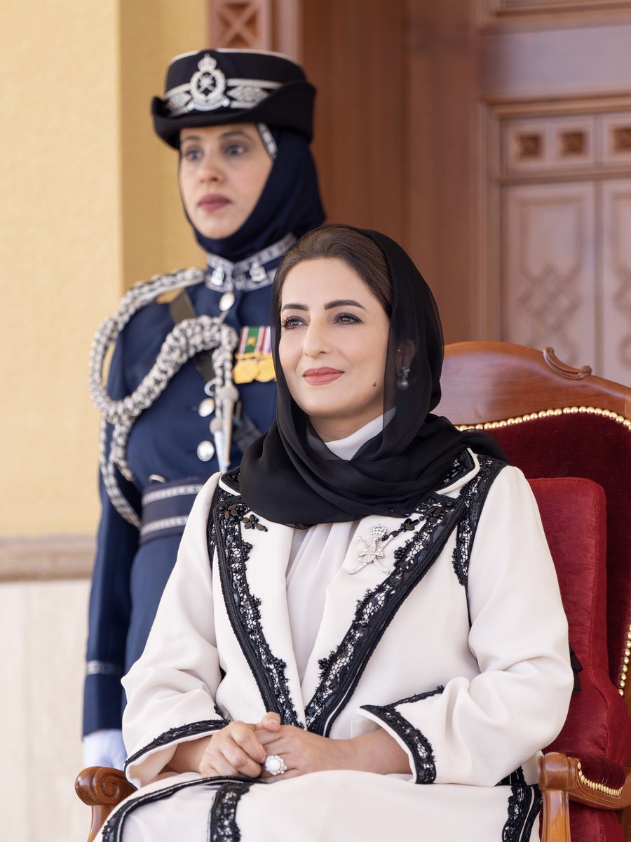 #عاجل
السيدة الجليلة حرم جلالة السلطان المعظم /حفظها الله ورعاها/ تهنئ #المرأة_العُمانية بمناسبة يومها السنوي الذي يوافق السابع عشر من أكتوبر.

السلام عليكم ورحمة الله وبركاته، وبعد ،،

إنه لمن دواعي سرورنا واعتزازنا في هذا اليوم - السابع عشر – من أكتوبر أن نُعرب عن تقديرنا