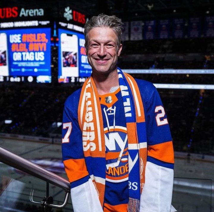 #PeterScanavino at the New York Islanders game, then & now

One thing is for sure, Peter loves his team and I can't blame him. They are exciting! It's so good to see so much happiness on Peter Scanavino's face 😊
Here's to a great season  #NewYorkIslanders
#PeterScanavino