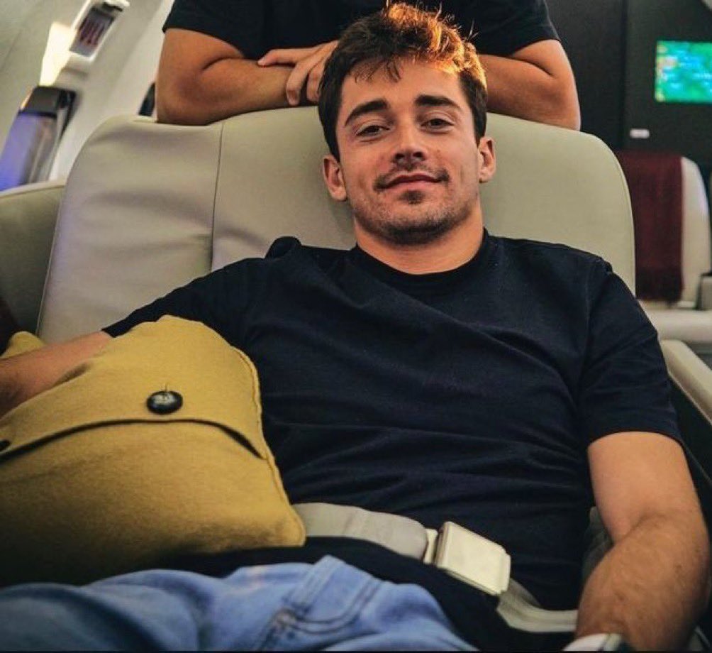 gn guys, my stupid cold is finally starting to go away! thank fucking christ for that! anyways, ily! gn! 😻🫶❤️