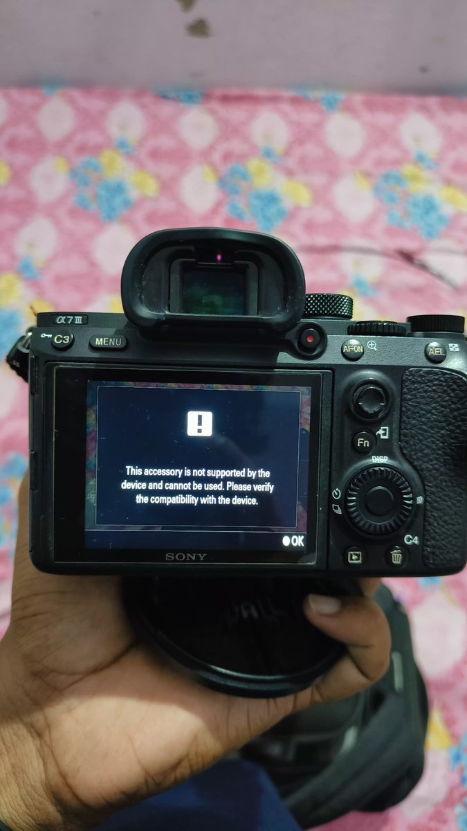 deepakkuma26r's tweet photo. @Sony @SonyAlpha 
I am facing these issues in my camera. please help me out because I couldn't figure out what's happening. https://t.co/19h0137RAk