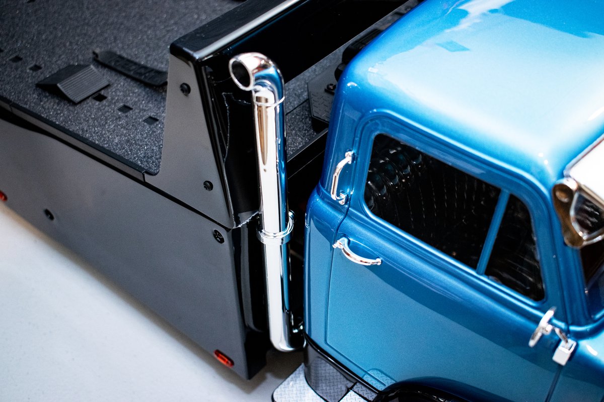 RCNEWB's tweet image. Scale detail for days...

#redcat #redcatcustomhauler