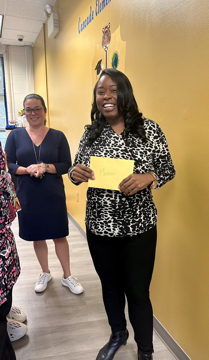 'Happy National Boss's Day, Principal Momon! 🎊🎉🎁Thank you for your leadership, encouragement, and dedication to Cascade Elementary. @apsupdate @CasPrinciTmomon @didraut @CascadeESMedCtr