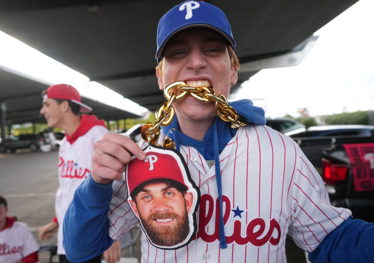 First loss of the postseason for the DBacks here in Philly. Tomorrow, we go again. 

azcentral.com/story/sports/m…