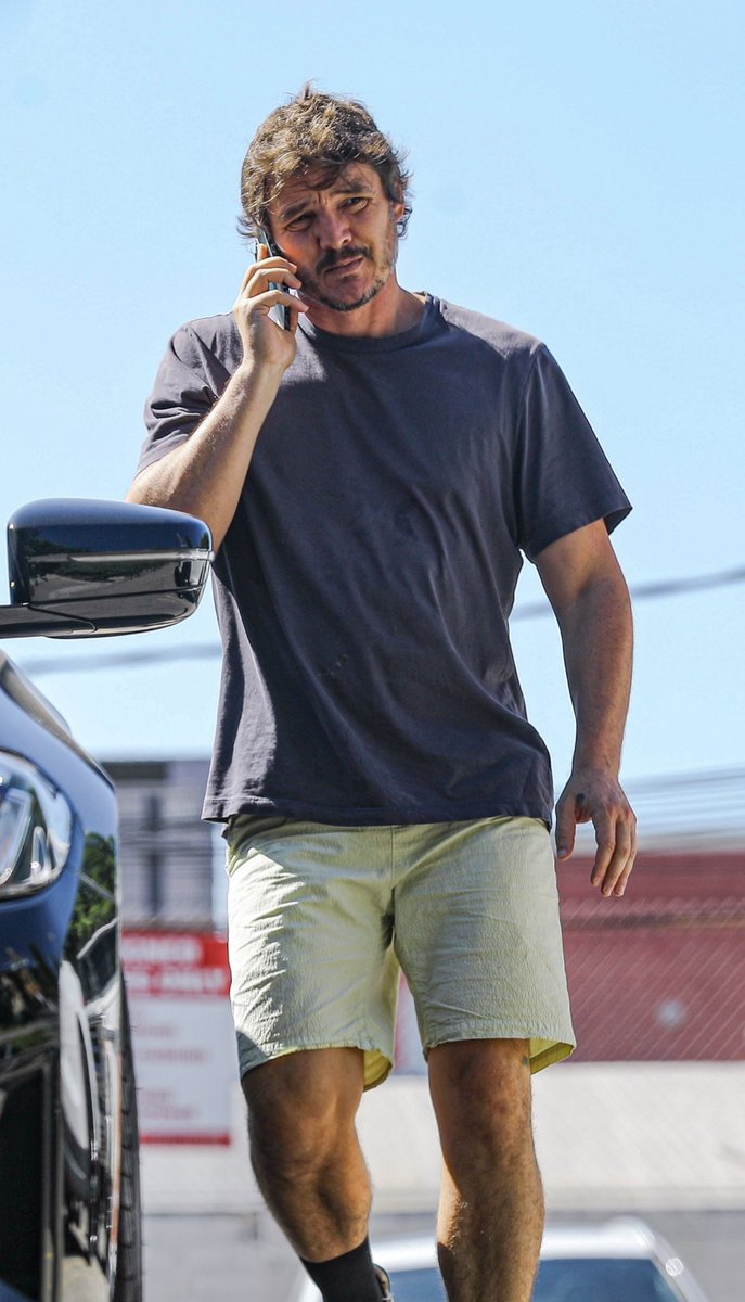 pascalarchive's tweet image. pedro pascal in los angeles today